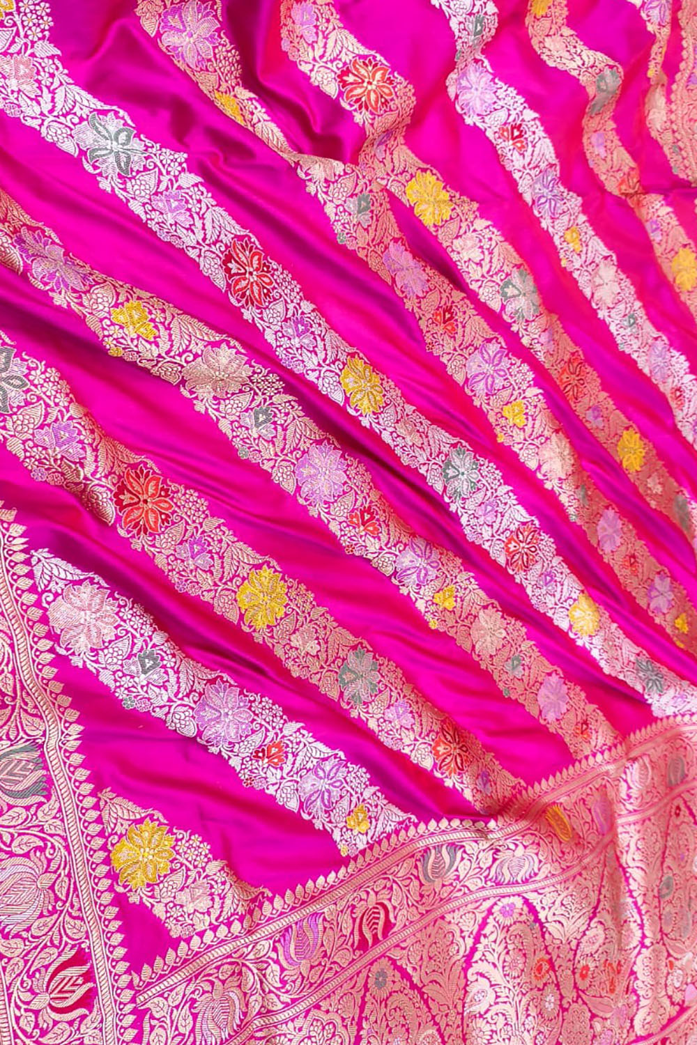Pink Handloom Banarasi Pure Katan Silk Flower Design Meenakari Saree - Luxurion World