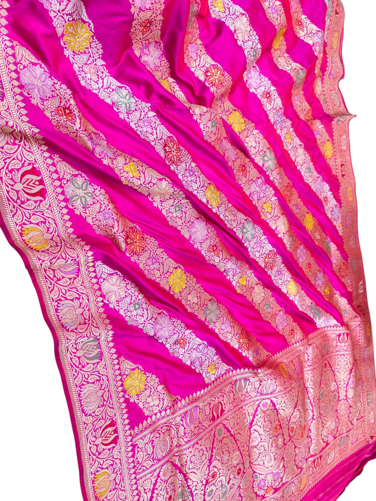 Pink Handloom Banarasi Pure Katan Silk Flower Design Meenakari Saree - Luxurion World