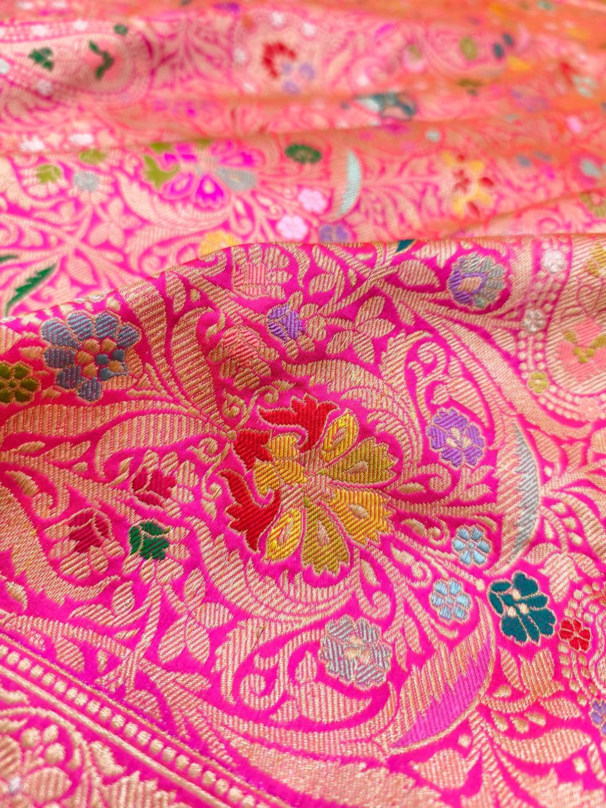 Pink Handloom Banarasi Pure Katan Silk Brocade Flower Design Meenakari Saree - Luxurion World