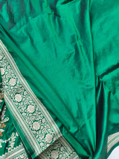 Exquisite Green Handloom Banarasi Pure Katan Silk Flower Design Meenakari Saree - Luxurion World