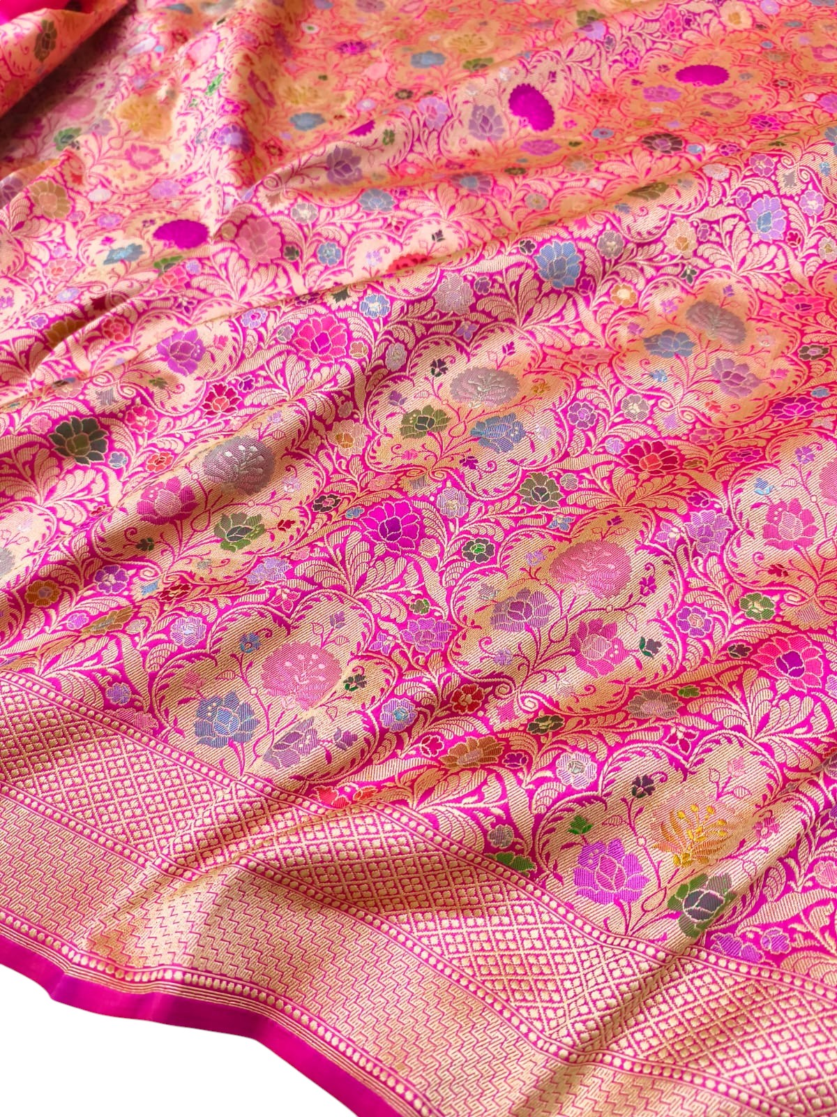 Exquisite Pink Handloom Banarasi Pure Katan Silk Brocade Flower Design Meenakari Saree - Luxurion World