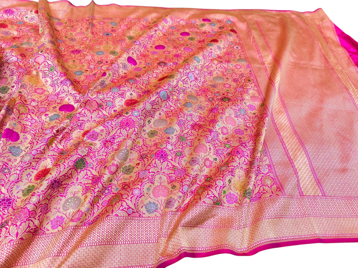Exquisite Pink Handloom Banarasi Pure Katan Silk Brocade Flower Design Meenakari Saree - Luxurion World