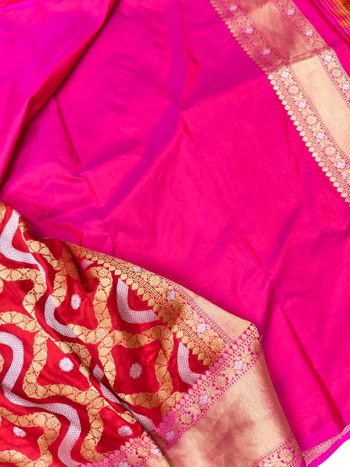 Exquisite Red Handloom Banarasi Pure Katan Silk Sona Roopa Saree - Luxurion World