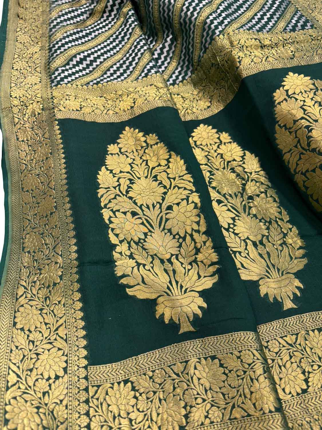 Green Pure Georgette Sona Roopa Banarasi Handloom Saree - Luxurion World