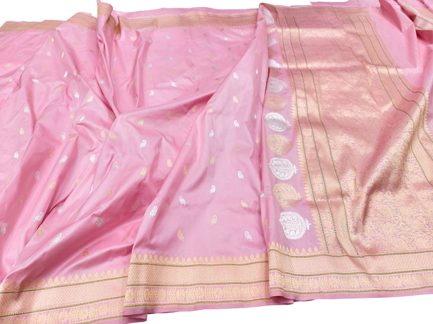Beautiful Pink Handloom Banarasi Katan Silk Sona Roopa Flower Design Saree - Luxurion World