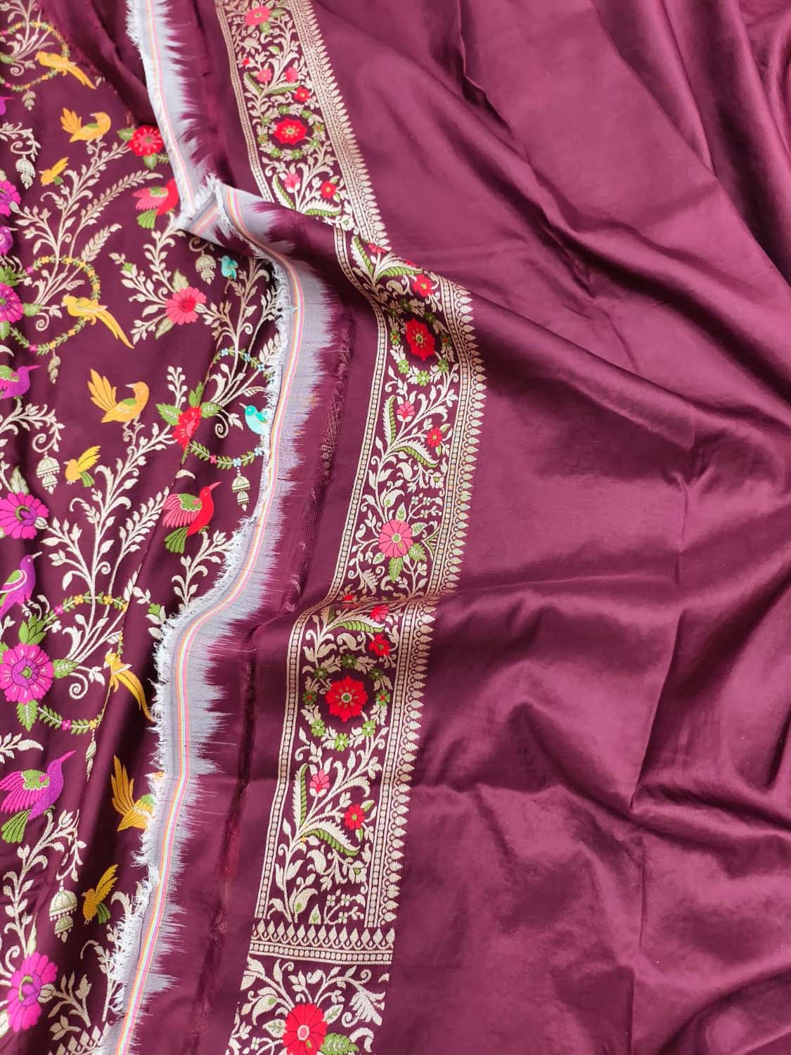 Maroon Handloom Banarasi Pure Katan Silk Flower And Bird Design Meenakari Saree - Luxurion World