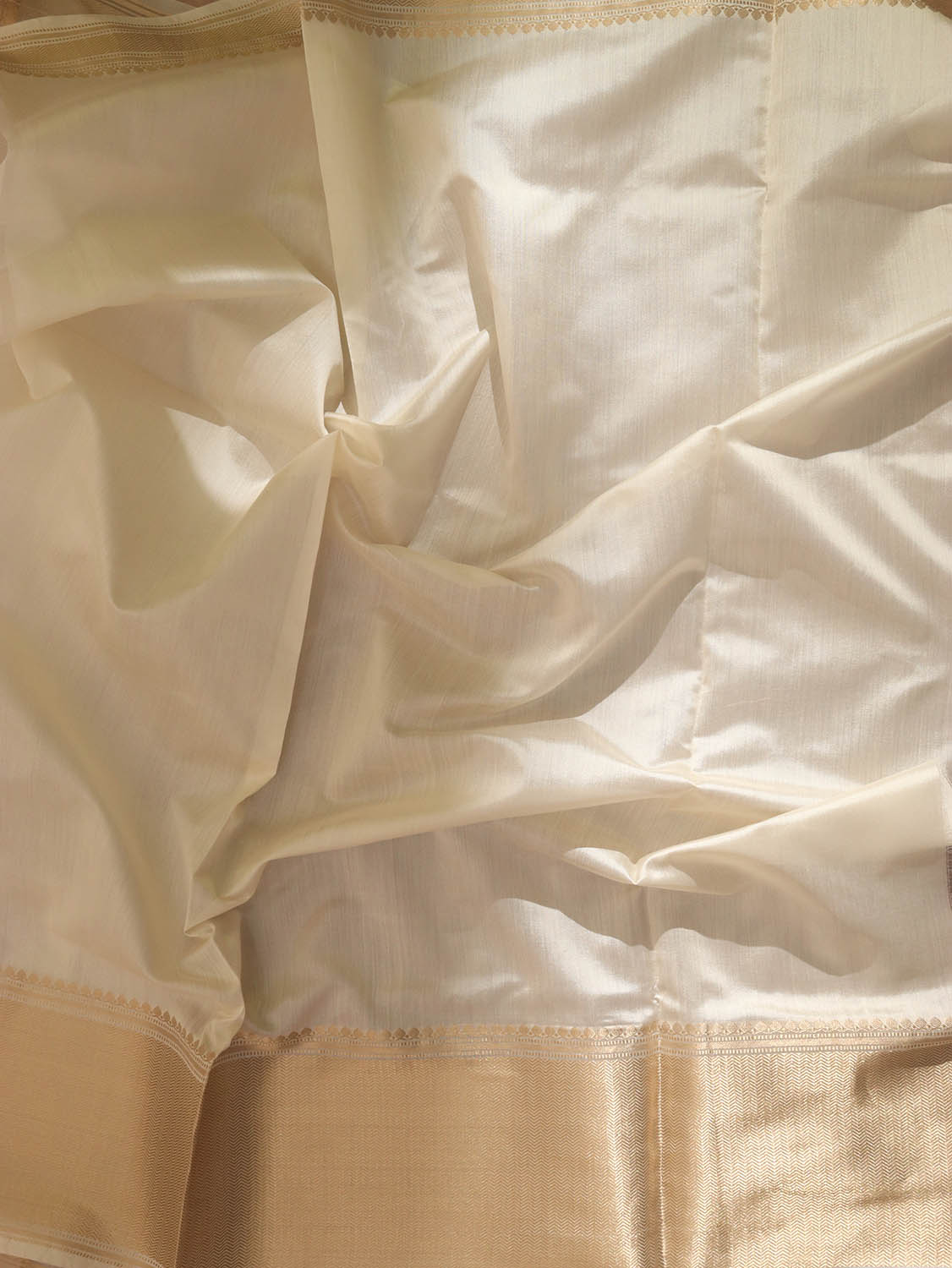 Dyeable Banarasi Handloom Pure Organza Silk Saree - Luxurion World