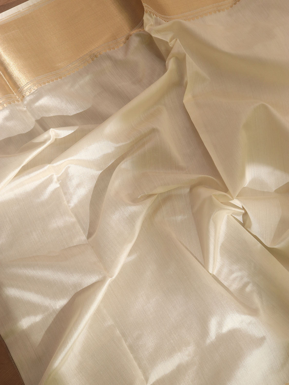 Dyeable Banarasi Handloom Pure Organza Silk Saree - Luxurion World