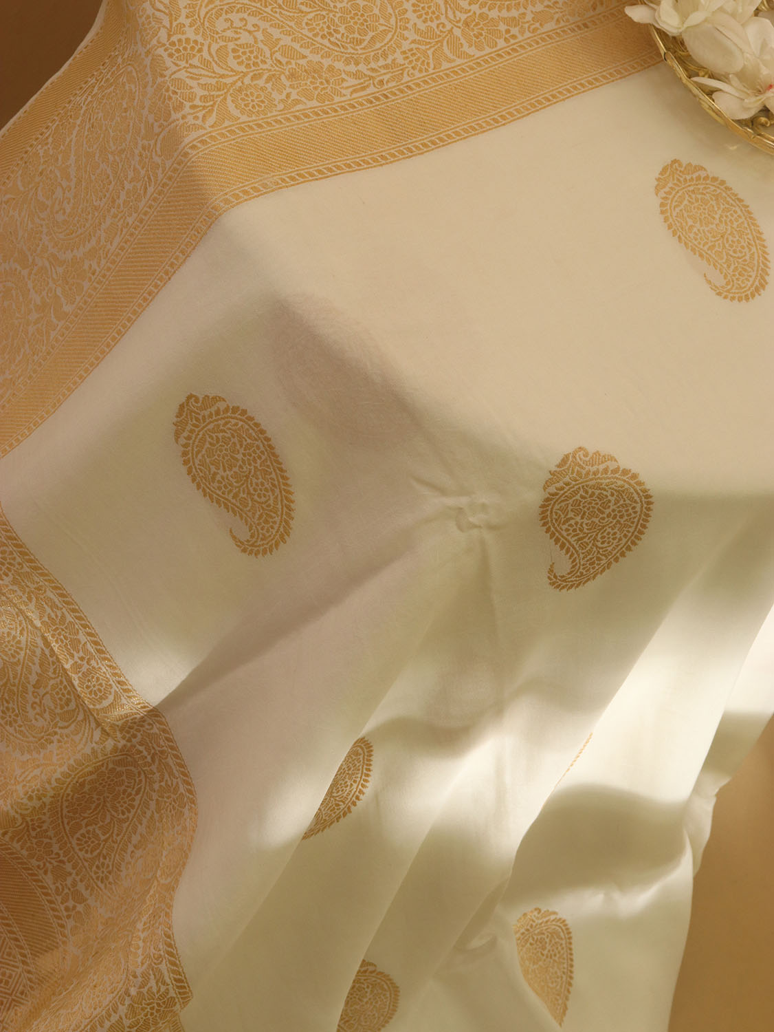Dyeable Banarasi Handloom Pure Chiniya Silk Saree - Luxurion World