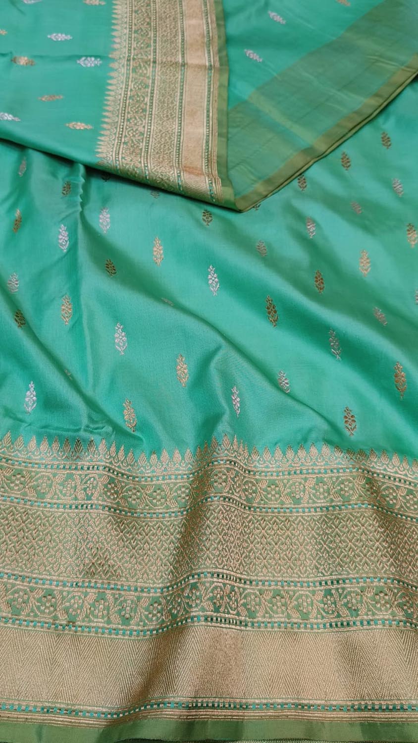 Green Banarasi Handloom Pure Katan Silk Kadwa Weaved Saree - Luxurion World