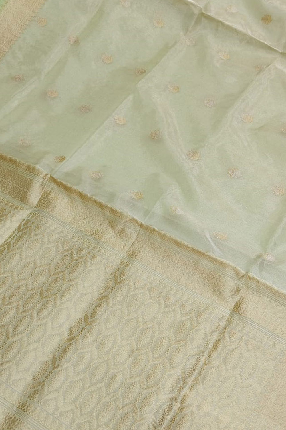 Exquisite Green Banarasi Tissue Silk Saree - Luxurion World