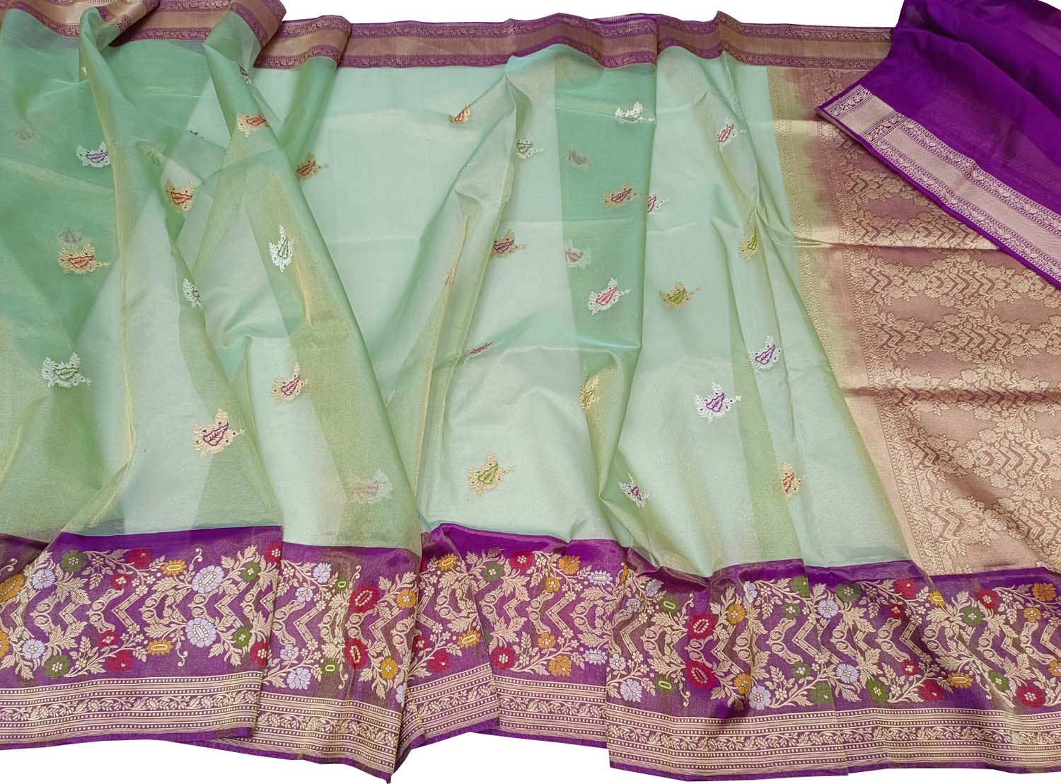 Exquisite Green Banarasi Tissue Silk Saree - Handloom Beauty - Luxurion World