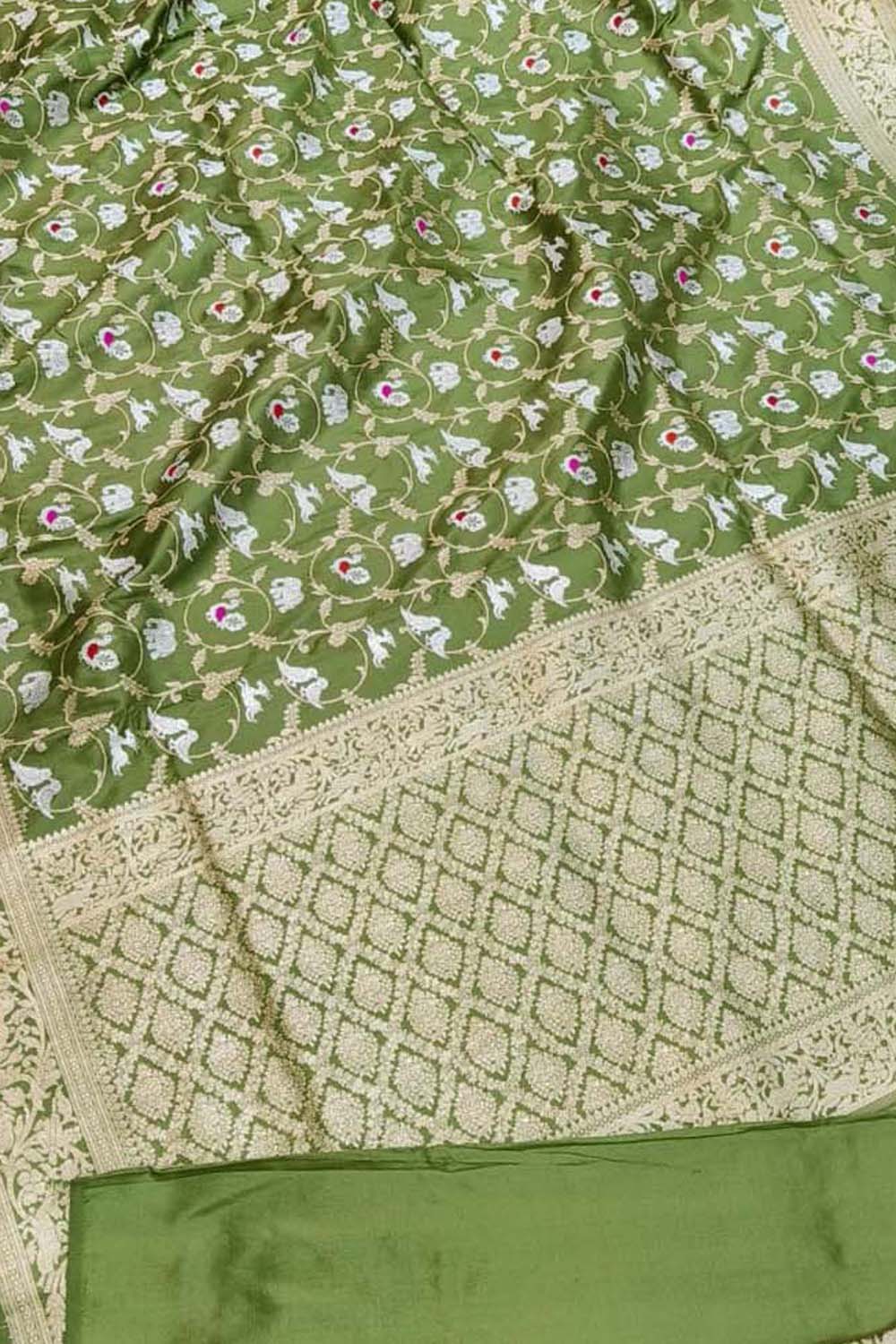 Exquisite Green Banarasi Handloom Silk Saree - Luxurion World