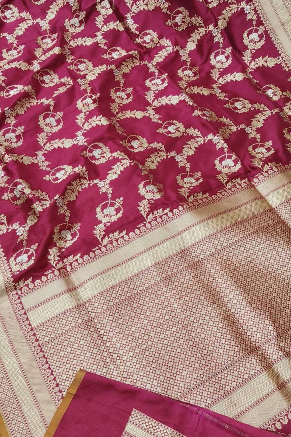 Elegant Maroon Banarasi Handloom Pure Katan Silk Flower Design Sare - Luxurion World