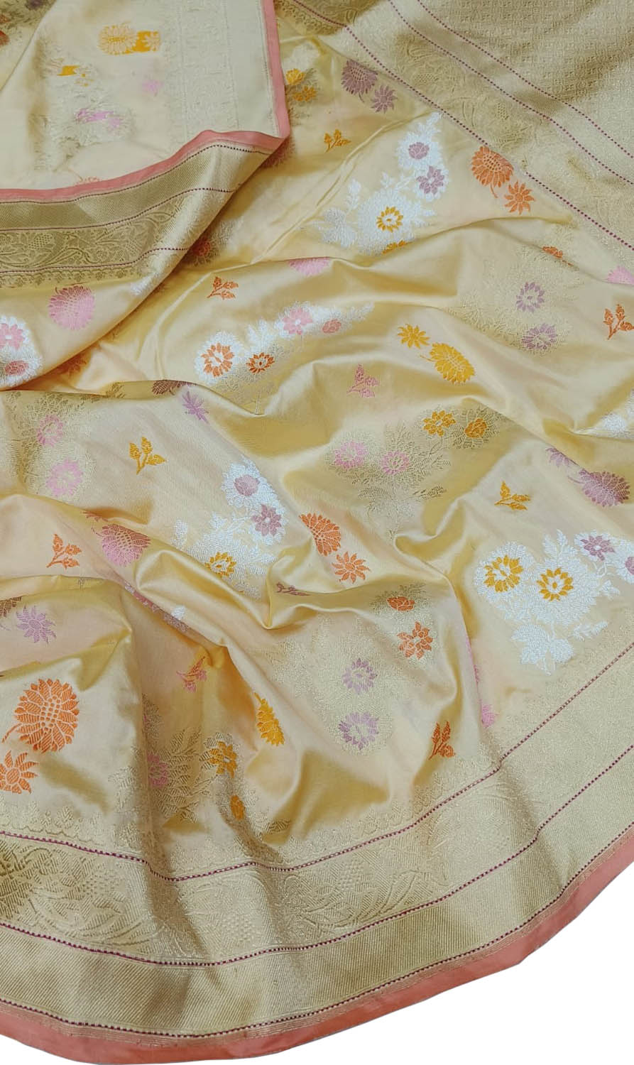 Yellow Banarasi Handloom Pure Katan Silk Flower Design Saree - Luxurion World