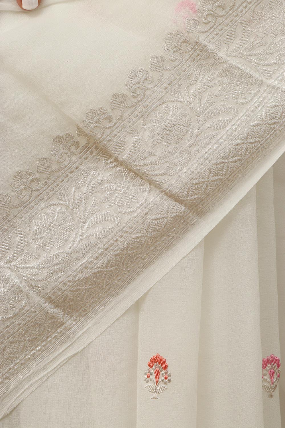 Elegant Dyeable Banarasi Handloom Pure Georgette Saree - Luxurion World