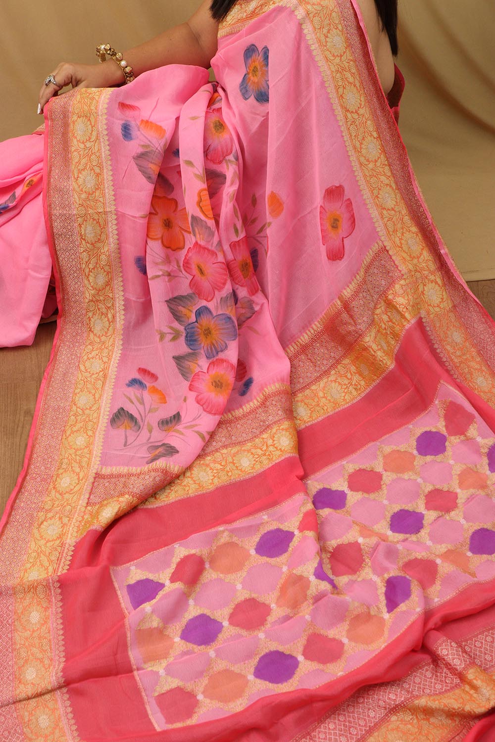 Handloom Banarasi Georgette Saree with Pink Hand Paint - Luxurion World