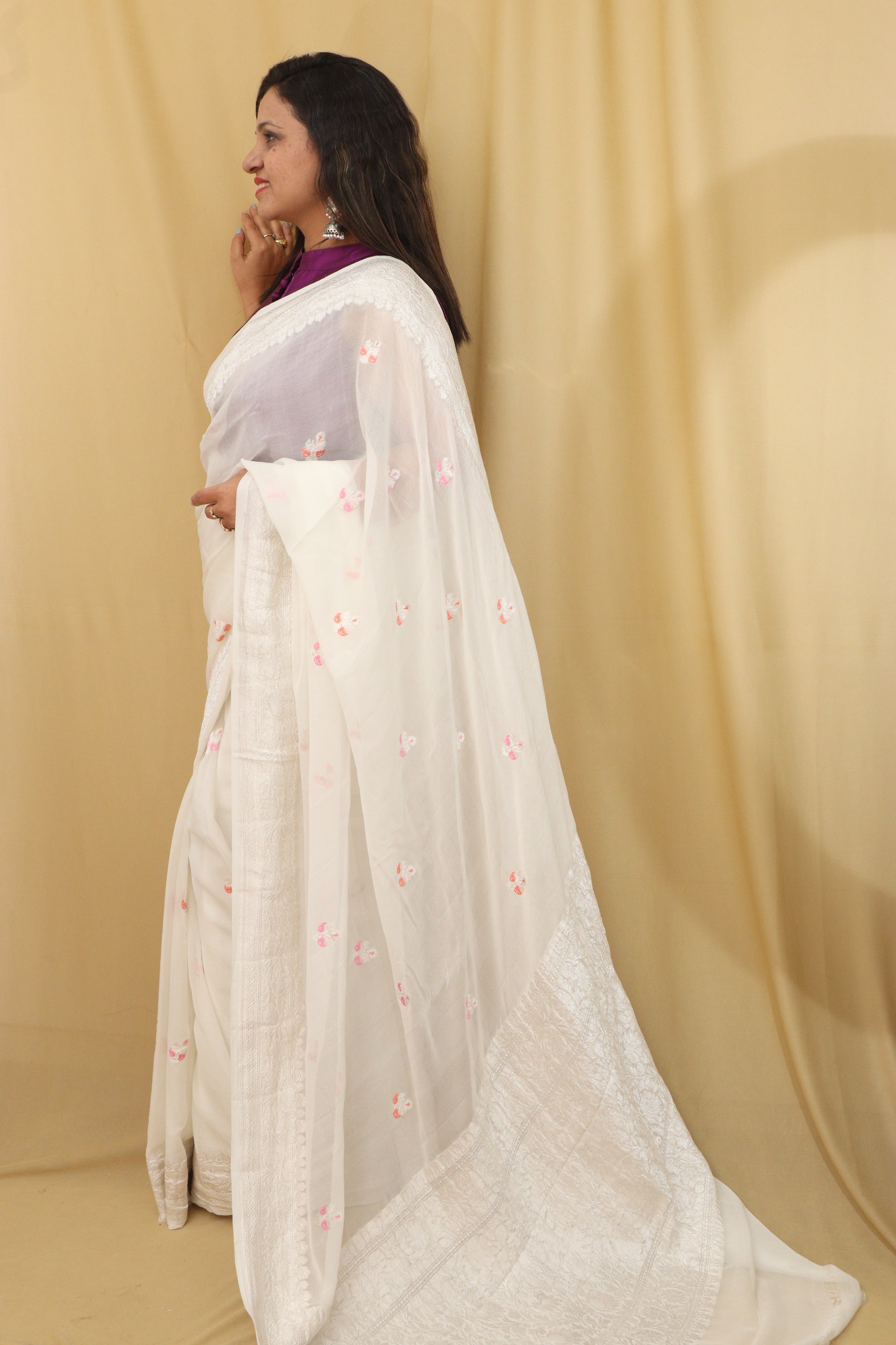 Exquisite Dyeable Banarasi Georgette Saree - Luxurion World