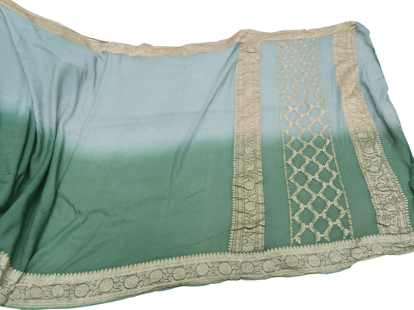 Green Banarasi Georgette Saree - Handloom Pure Elegance - Luxurion World