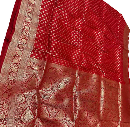 Exquisite Red Banarasi Silk Saree Handloomed - Luxurion World