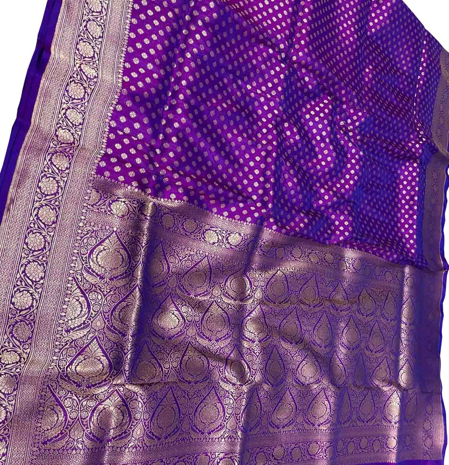 Exquisite Purple Banarasi Silk Saree Handloom - Luxurion World