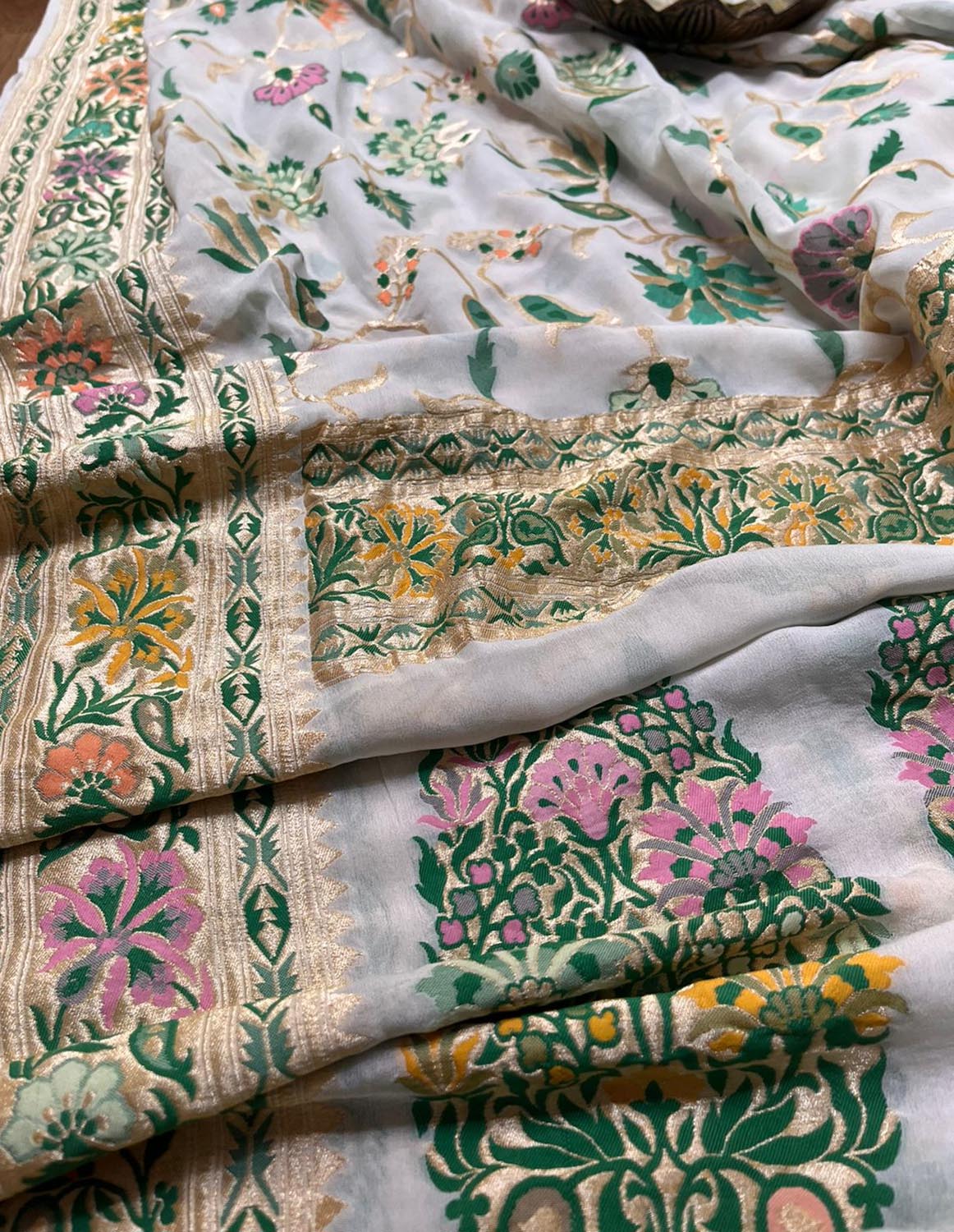 Stunning Dyeable Banarasi Georgette Meenakari Saree - Luxurion World