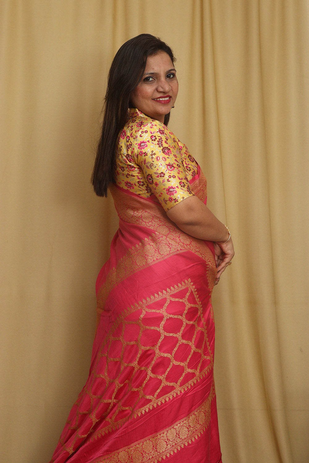 Exquisite Pink Banarasi Handloom Pure Mashru Satin Kadwa Saree - Luxurion World