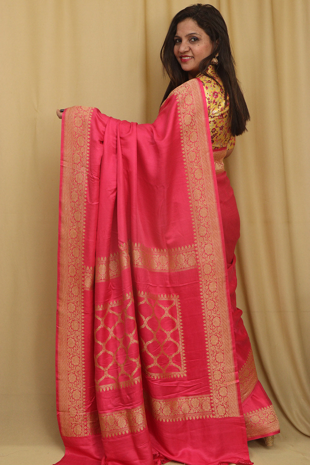 Exquisite Pink Banarasi Handloom Pure Mashru Satin Kadwa Saree - Luxurion World