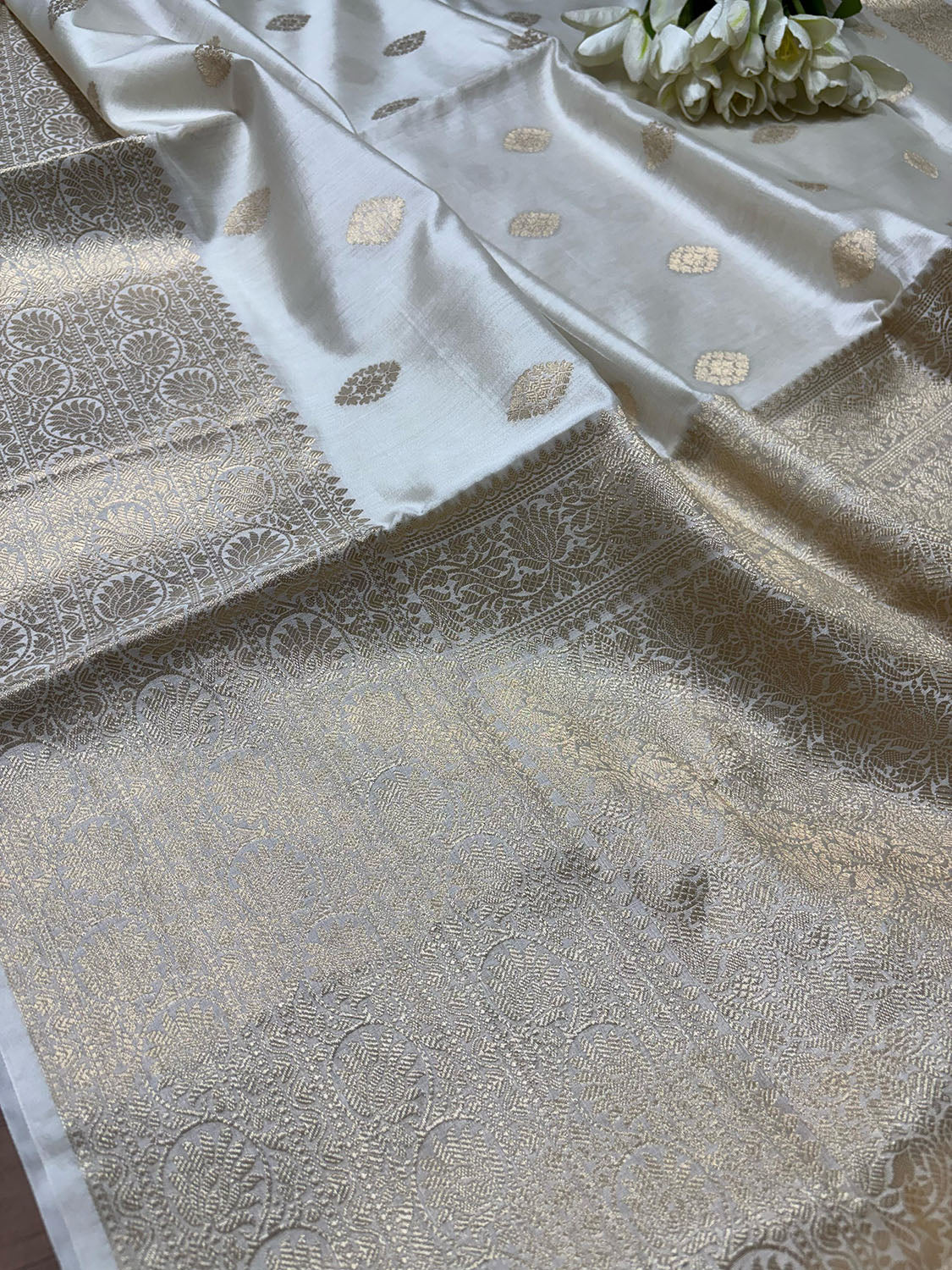 Dyeable Banarasi Handloom Pure Chiniya Silk Saree - Luxurion World