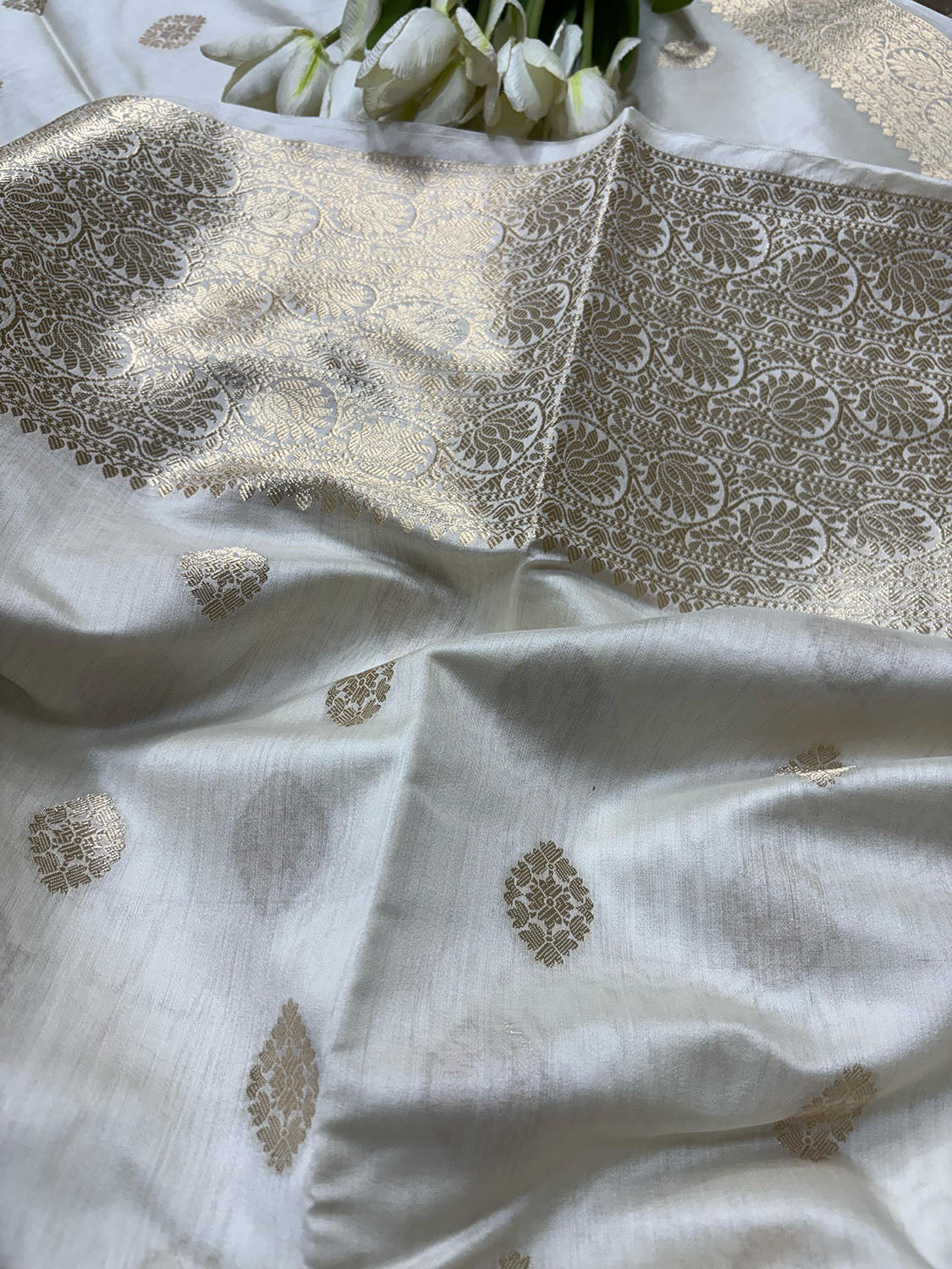 Dyeable Banarasi Handloom Pure Chiniya Silk Saree - Luxurion World