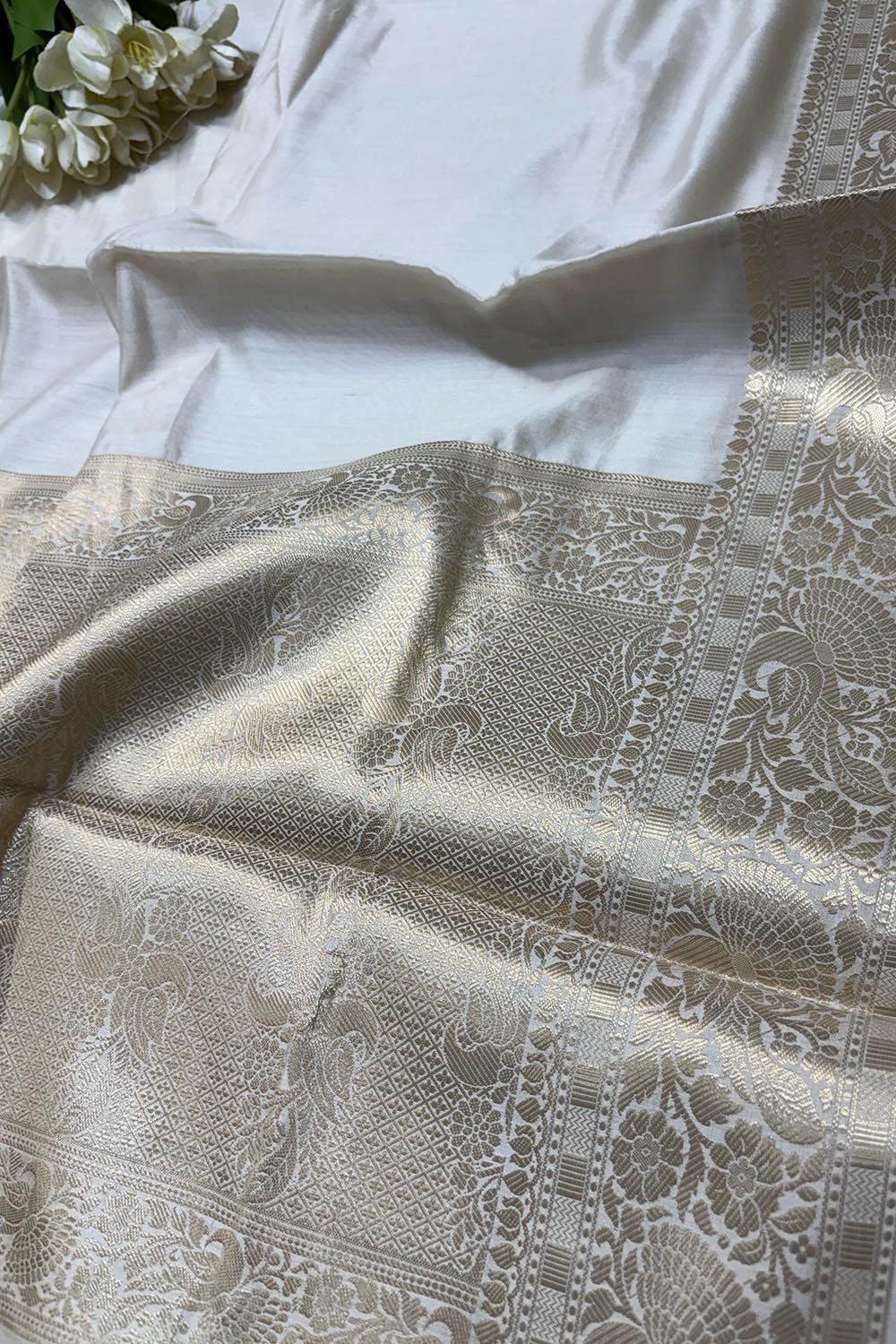 Dyeable Banarasi Handloom Pure Chiniya Silk Plain Saree - Luxurion World