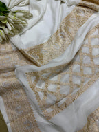 Dyeable Handloom Banarasi Pure Georgette Kadwa Booti Design Saree - Luxurion World