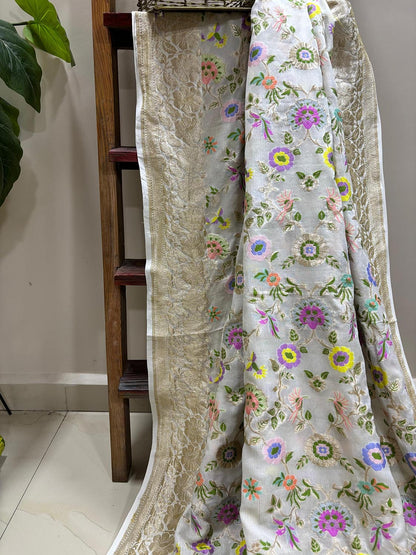 Dyeable Handloom Banarasi Pure Georgette Multi Meenakari Flower Design Saree - Luxurion World