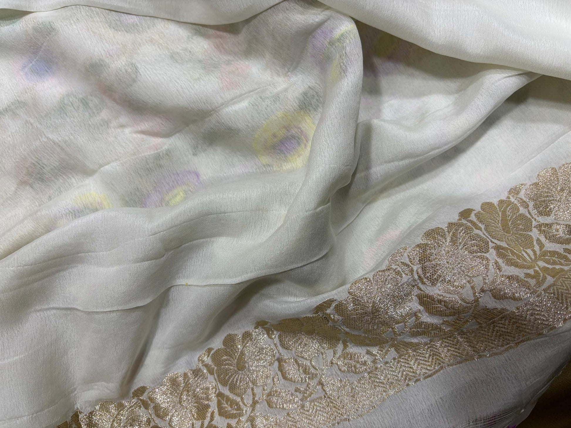 Dyeable Handloom Banarasi Pure Georgette Multi Meenakari Flower Design Saree - Luxurion World