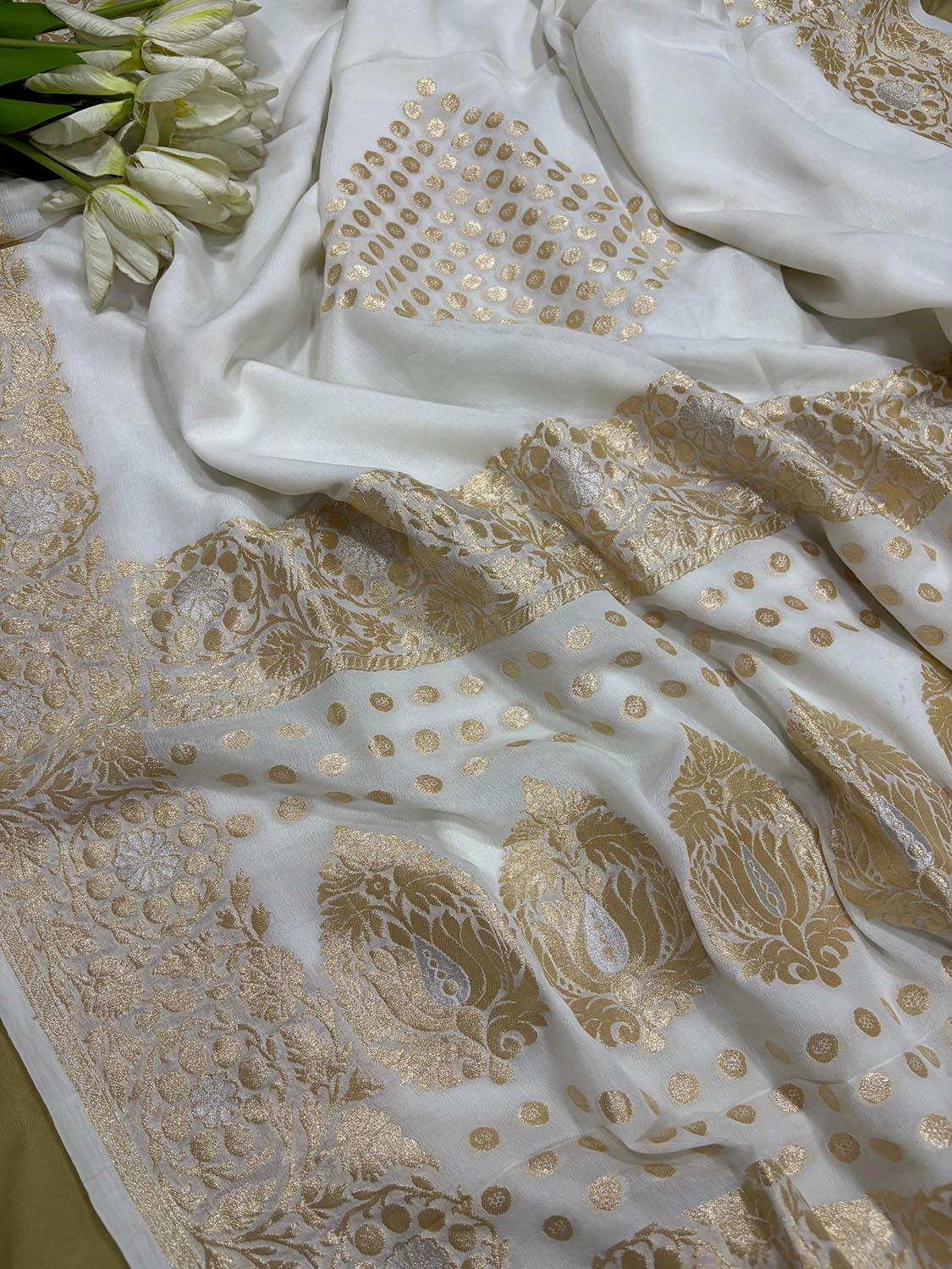 Dyeable Handloom Banarasi Pure Georgette Sona Roopa Saree - Luxurion World