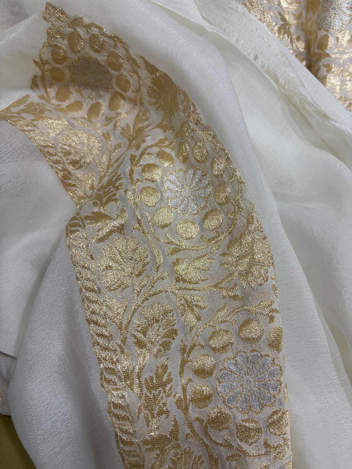 Dyeable Handloom Banarasi Pure Georgette Sona Roopa Saree - Luxurion World