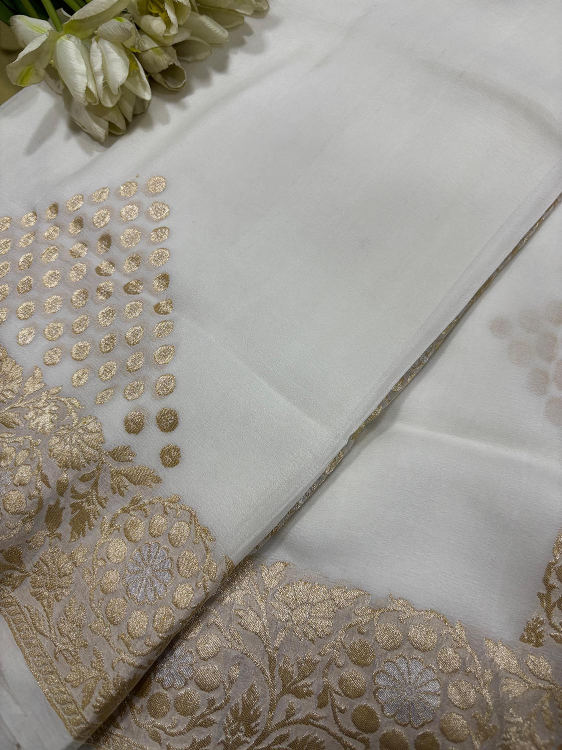 Dyeable Handloom Banarasi Pure Georgette Sona Roopa Saree - Luxurion World