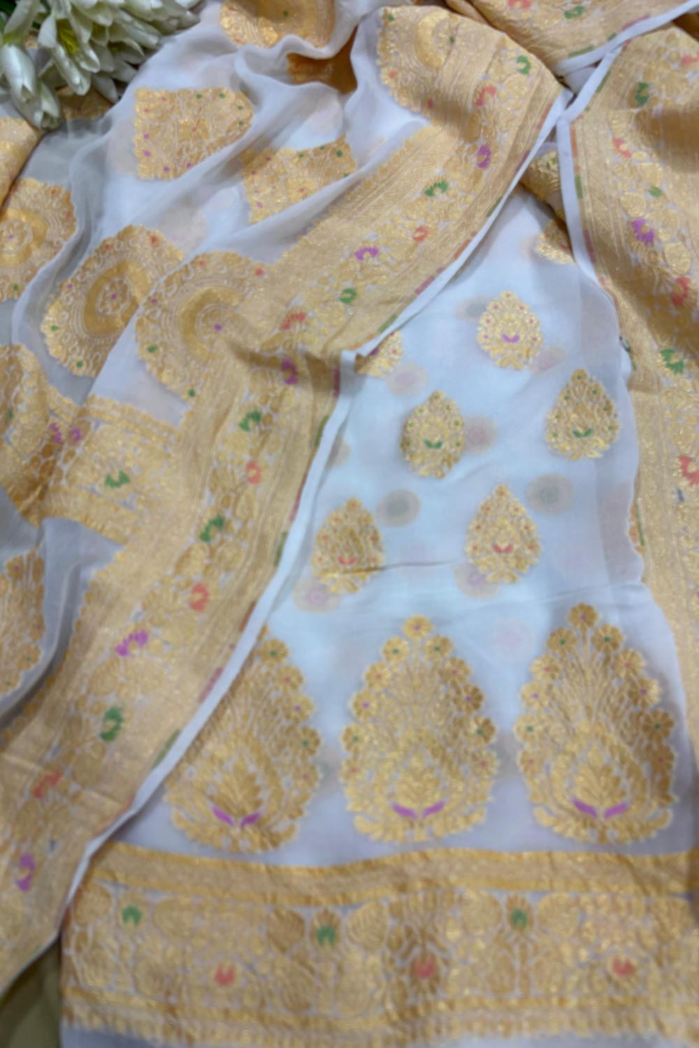 Dyeable Handloom Banarasi Pure Georgette Meenakari Three Piece Unstitched Suit Set - Luxurion World
