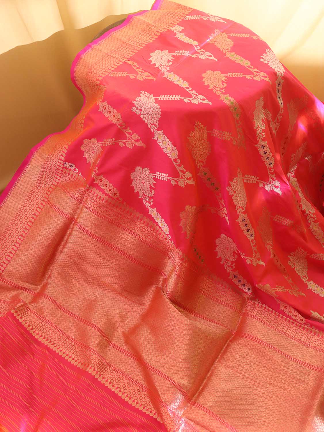 Pink Shot Banarasi Handloom Pure Katan Silk Kadwa Saree - Luxurion World