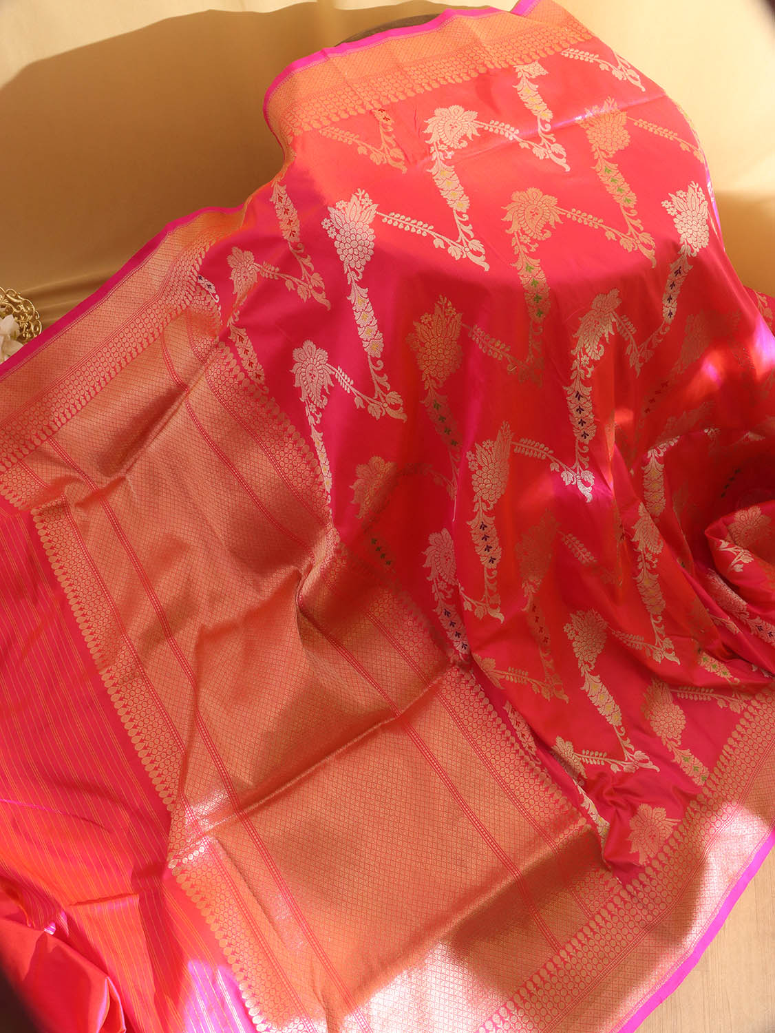 Pink Shot Banarasi Handloom Pure Katan Silk Kadwa Saree - Luxurion World