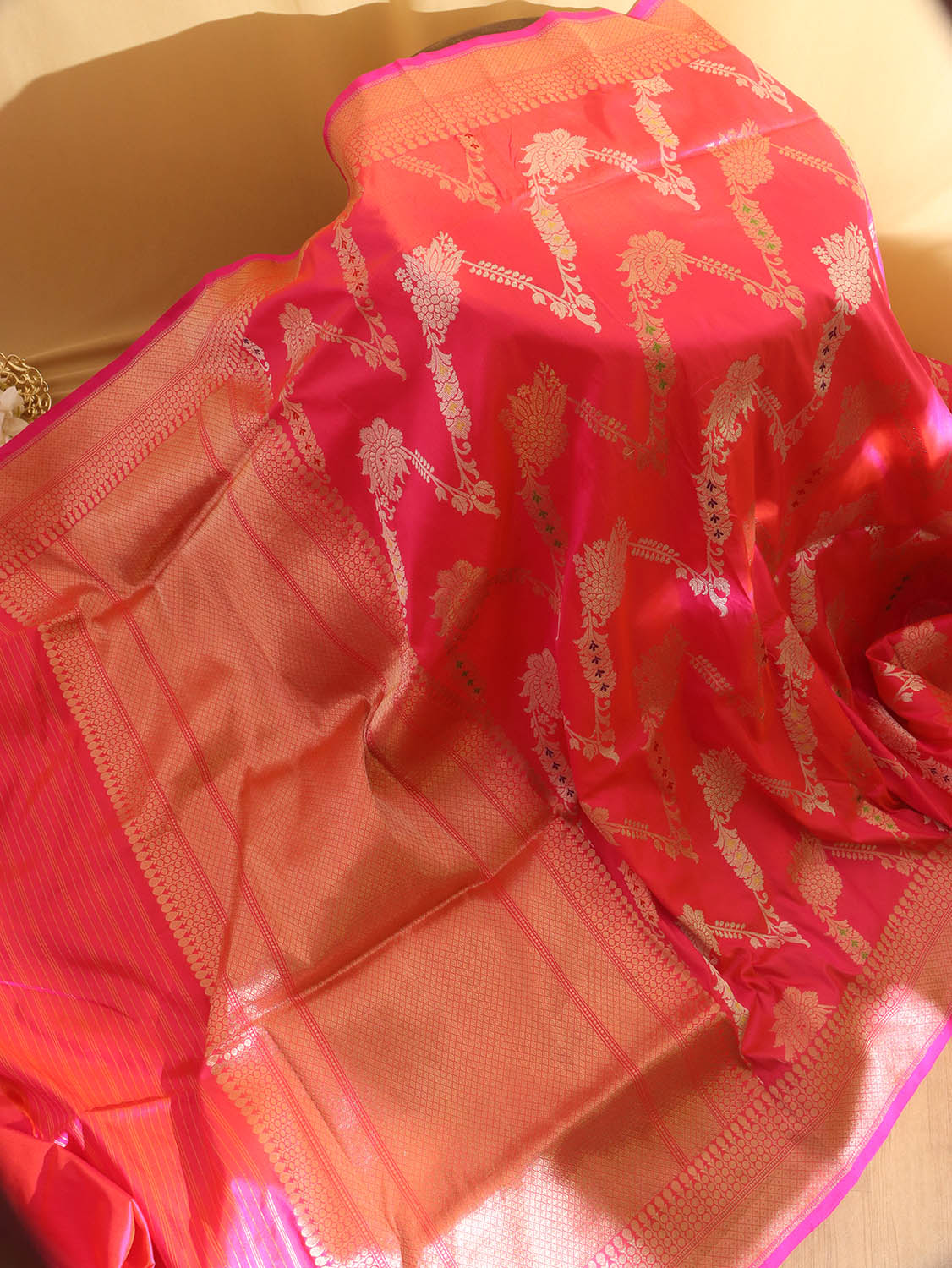 Pink Shot Banarasi Handloom Pure Katan Silk Kadwa Saree - Luxurion World