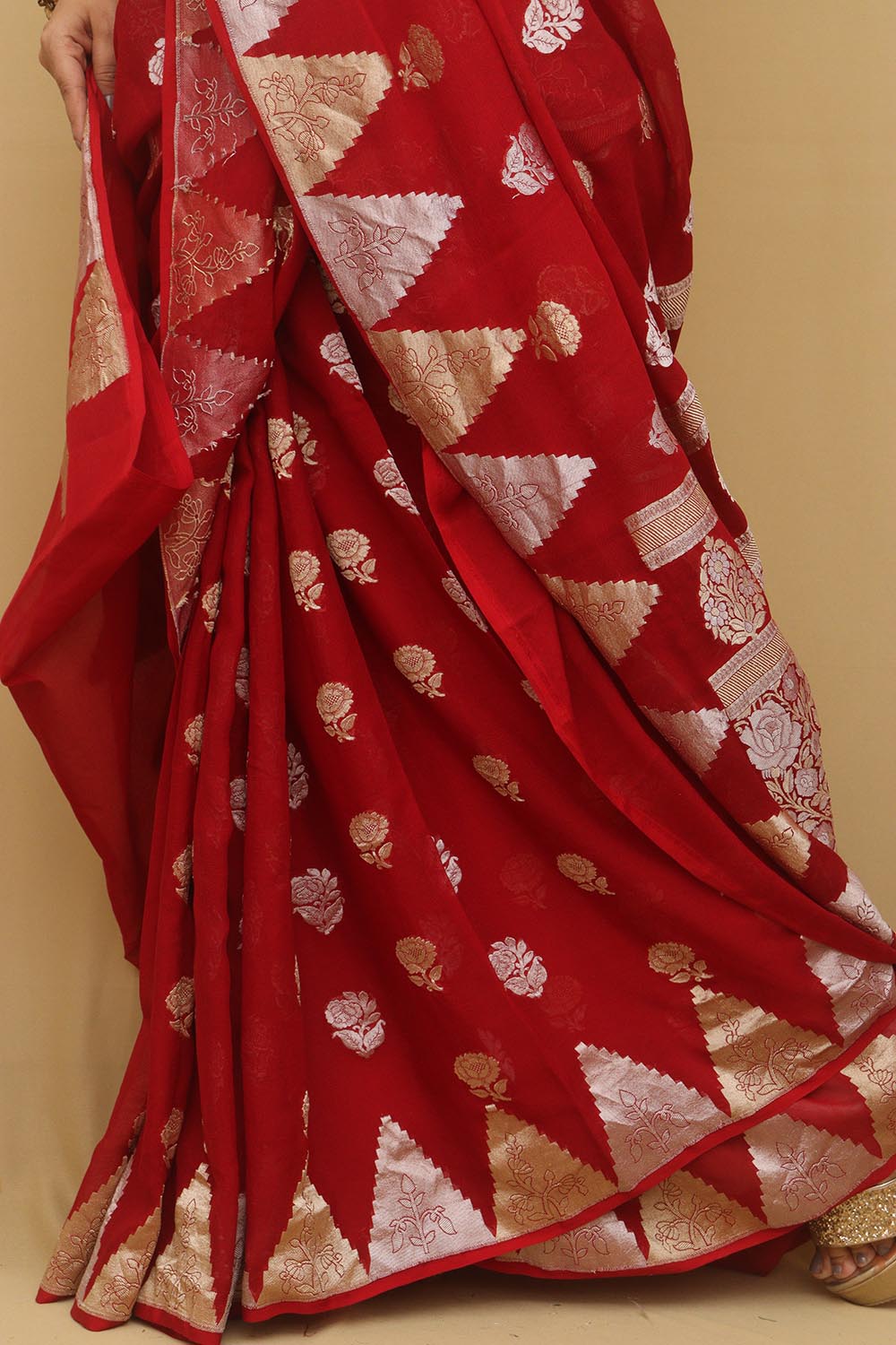 Red Banarasi Handloom Pure Georgette Sona Roopa Saree - Luxurion World