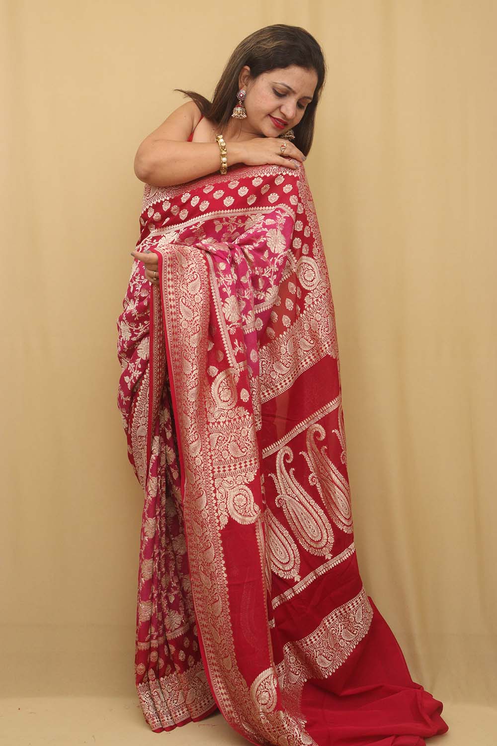 Pink And Red Banarasi Handloom Pure Georgette Saree - Luxurion World