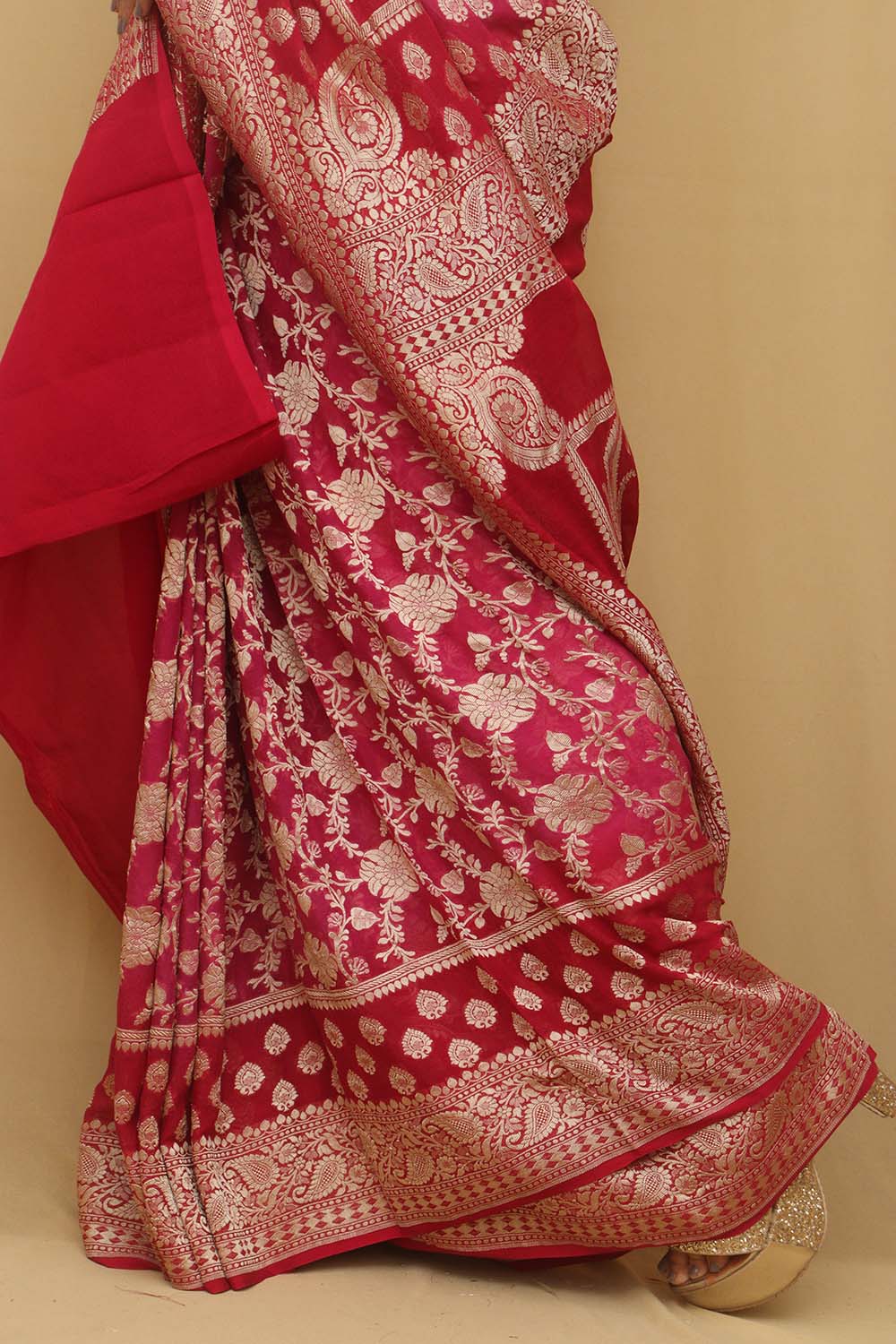 Pink And Red Banarasi Handloom Pure Georgette Saree - Luxurion World