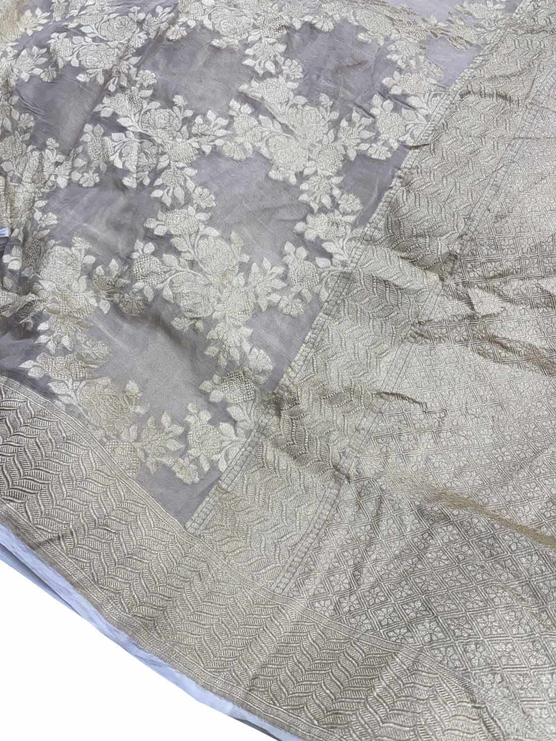 Dyeable Handloom Banarasi Pure Tissue Georgette Saree - Luxurion World