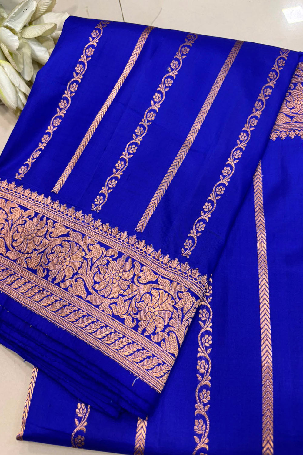 Blue Handloom Banarasi Pure Katan Silk Flower Design Saree