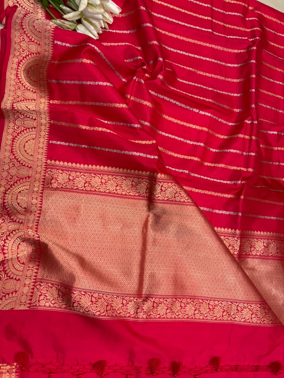 Red Handloom Banarasi Pure Katan Silk Flower Design Saree