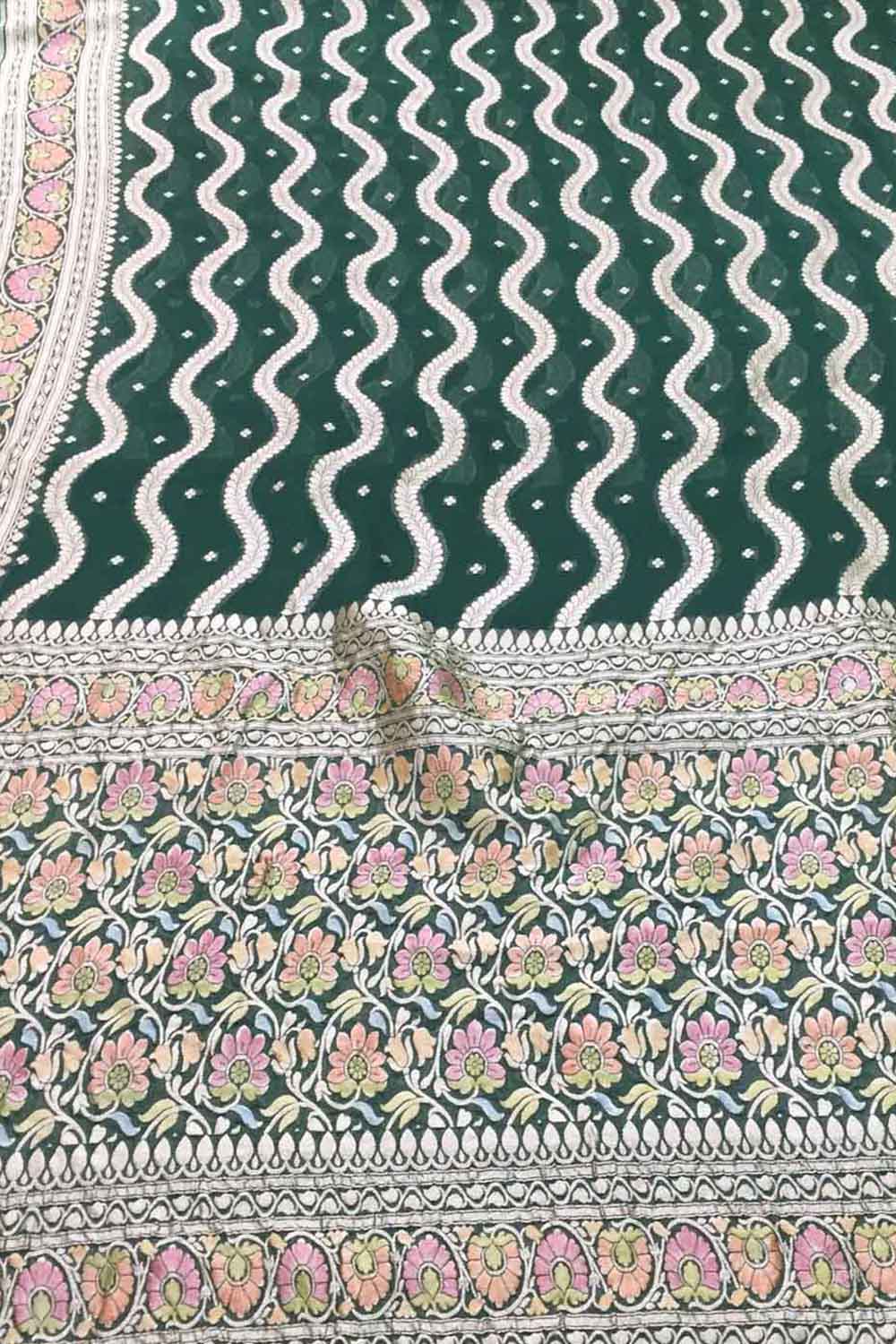 Green Handloom Banarasi Georgette Brush Dye Saree - Luxurion World