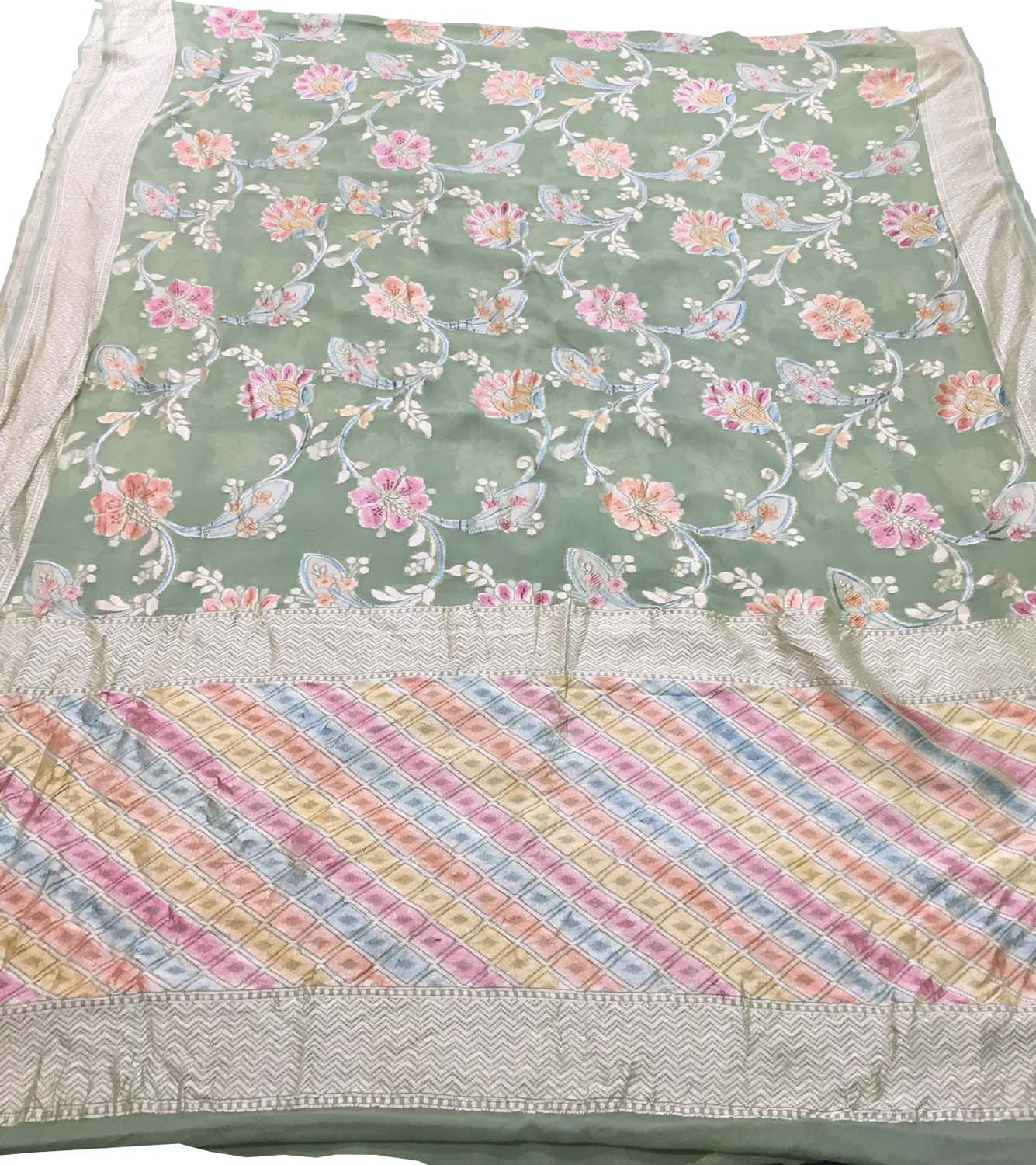 Green Handloom Banarasi Georgette Brush Dye Saree - Luxurion World