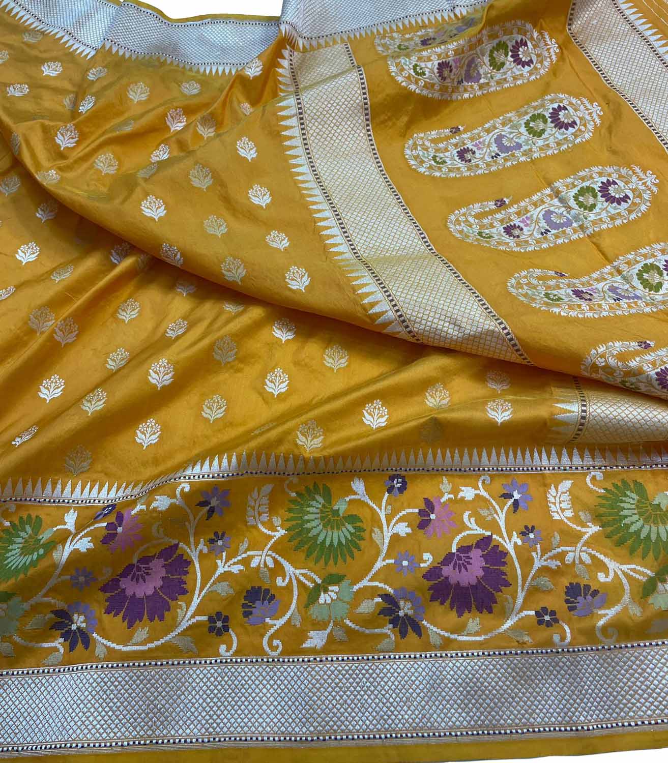 Exquisite Yellow Banarasi Handloom Pure Katan Silk Saree - Luxurion World